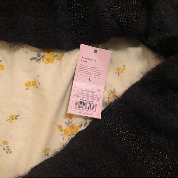 NWT Women's Long Sleeve Party Shrug Sweater Wild Fable - Picture 3 of 6